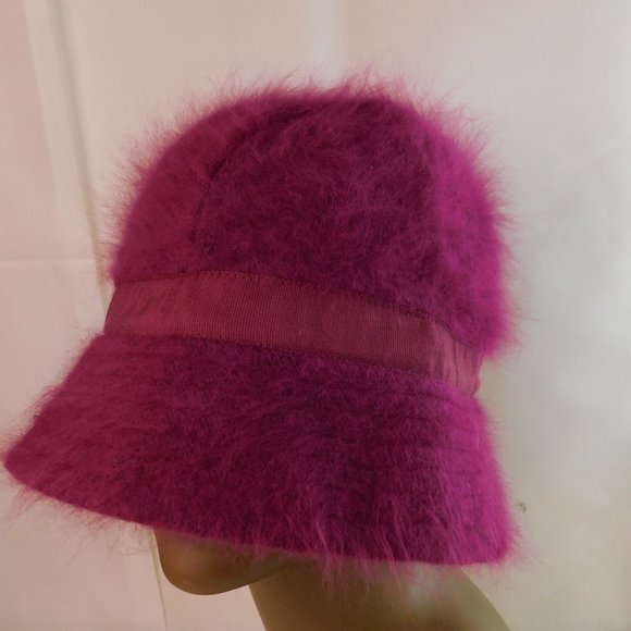 GAP Fuzzy Magenta Hat - Picture 8 of 10